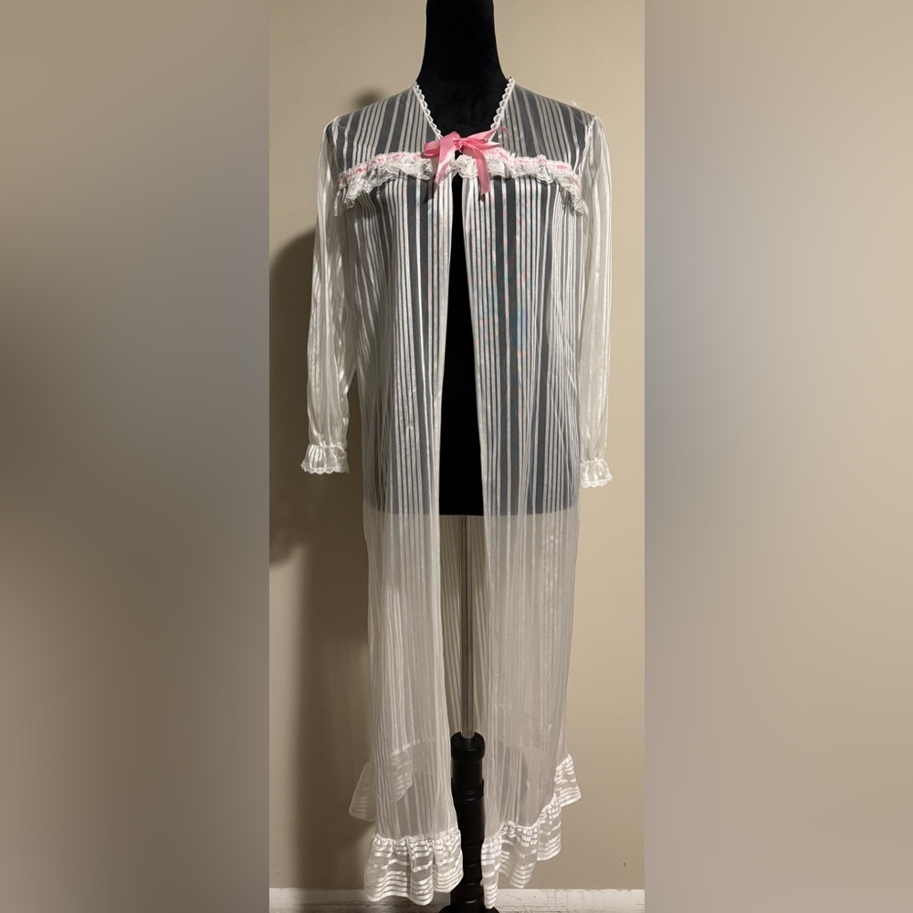 EUC Rose Cottage Vintage White Sheer Lace Robe with pink ribbon size 14